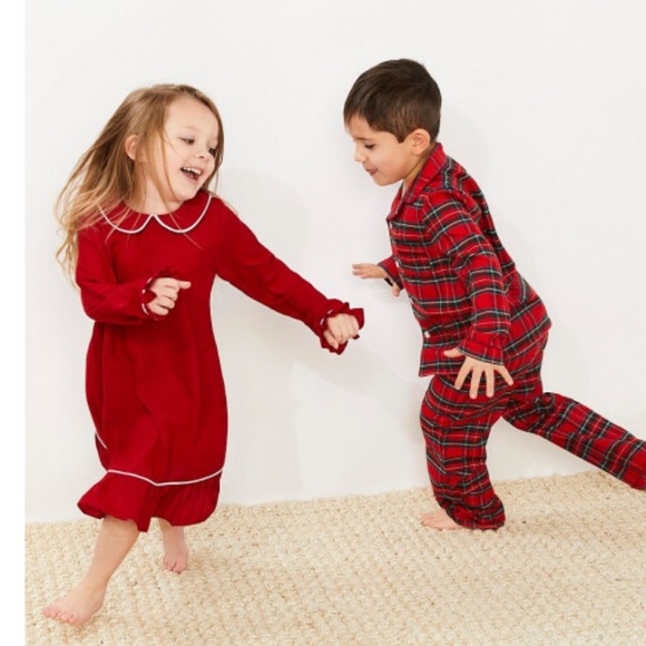 Edgehill Collection
Little Girls Family Matching Christmas Red Sleep Gown - Picture 1 of 9